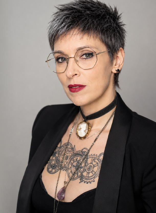 Scarlett Ecoffet, webdesigner, graphiste et éditrice dans le Var